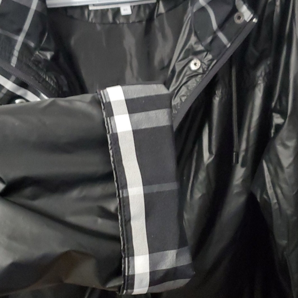 Rain coat - Picture 3 of 4